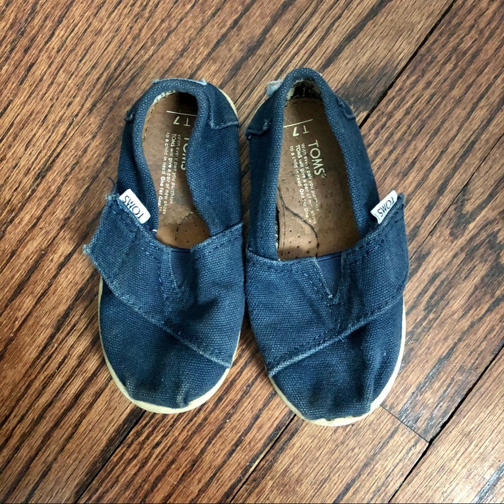 TOMS Tiny Navy Alpargata. Toddler Size 7.